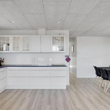 Alf - 200m From The Sea By Interhome